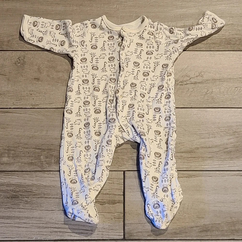 🍦 Little Me safari animal print sleeper🍉